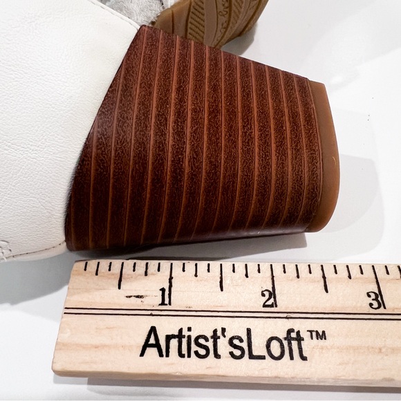 Easy Street Amaze Strappy Block Heel Sandals Back Zip White 7.5 Wide NEW - Picture 14 of 16